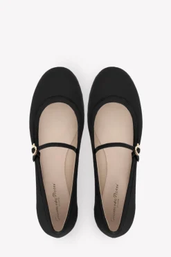 Carla Nappa Flat