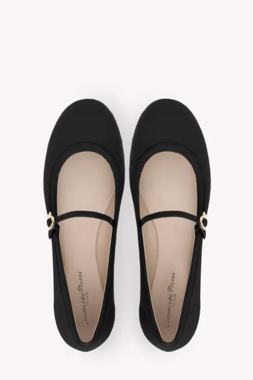 Carla Nappa Flat