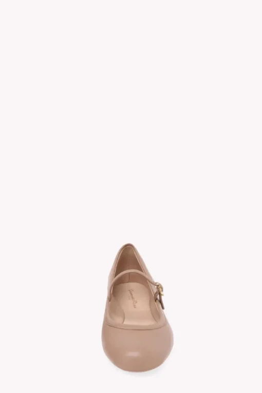Carla Nappa Flat