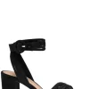 Lianne Sandal