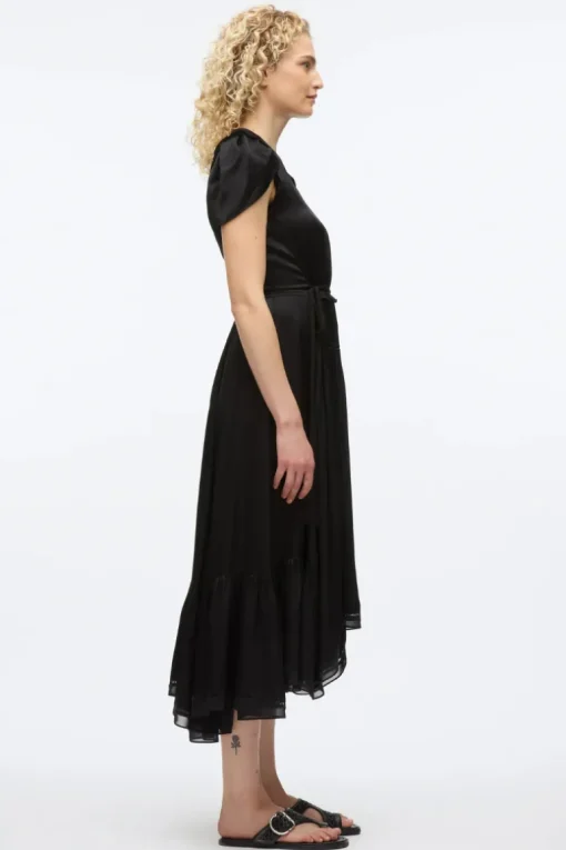 Soft Tulip Sleeve Dress